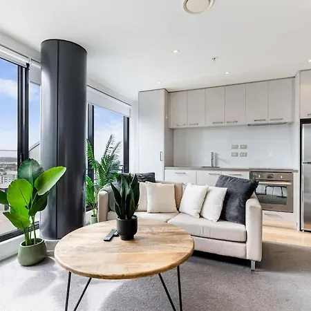 Sky Tower View 2Br Apt W Gym & Pool Access